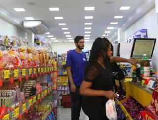 Comércio pressiona governo por revogação de portaria que limita funcionamento aos domingos e feriados