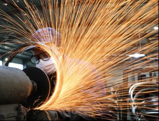 Produção industrial tem alta de 0,1% de março para abril