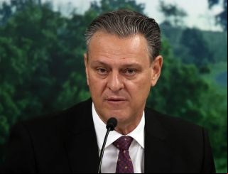 Combate à gripe aviária mostra eficiência do Brasil, diz ministro