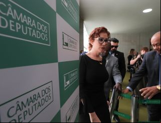Moraes abre inquérito para investigar Zambelli por coação e obstrução