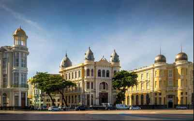 Recife Bomba! Capital Nordestina Lidera Criação de Empregos em 2025
