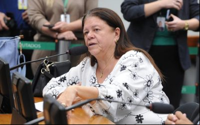 CCJ aprova permitir manter nome de casado em qualquer hipótese de fim do casamento