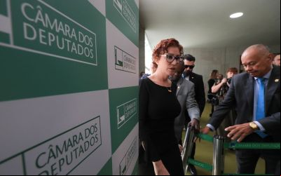Moraes abre inquérito para investigar Zambelli por coação e obstrução